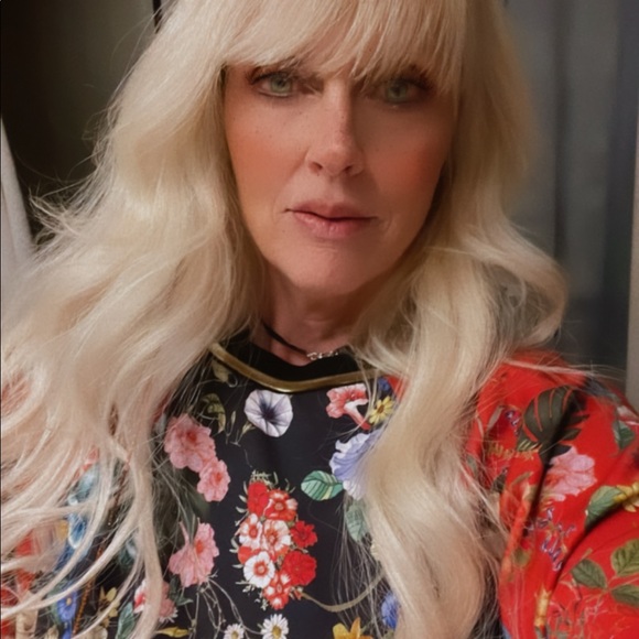 Meet your Posher, Christina - Picture 3 of 4